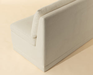 Donatella Banquette - elegant banquettes for modern spaces | Image 7 | InSTYLE Home & Rugs