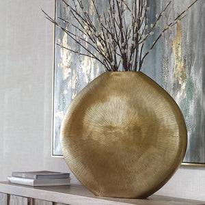 Gretchen Vase, Gold - elegant vase for adding a touch of style to any room | Image 5 | InSTYLE Home & Rugs