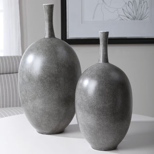 Riordan Vases, S/2 - modern accessories for a personalized living space | Image 4 | InSTYLE Home & Rugs