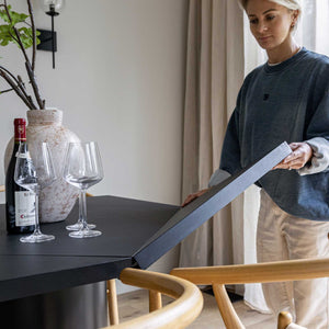 Alter Extension Dining Table in walnut, round | InSTYLE Home & Rugs