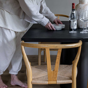 Alter Extension Dining Table in walnut, round | InSTYLE Home & Rugs