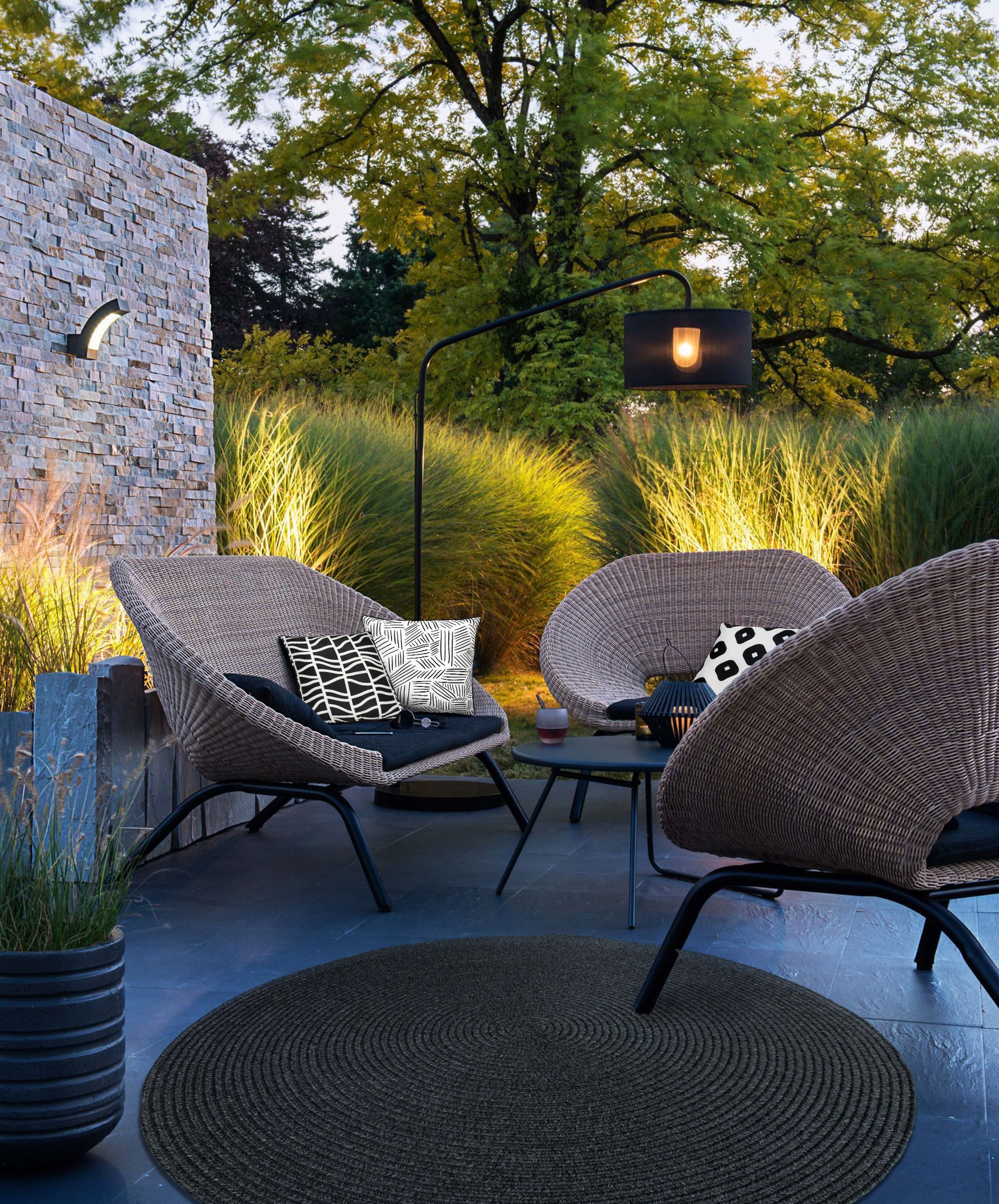 Grenton - soft pillow perfect for lounging and relaxation | Image 2 | InSTYLE Home & Rugs