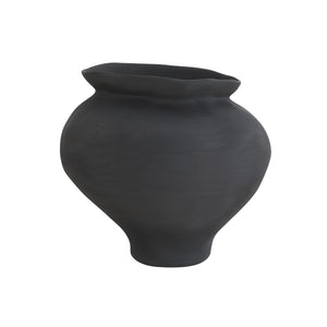 Elia - modern vase with sleek design for floral arrangements | Image 1 | InSTYLE Home & Rugs