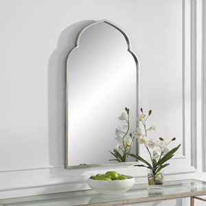 Mirror W00535 - perfect for enhancing light and creating a sense of space | Image 6 | InSTYLE Home & Rugs