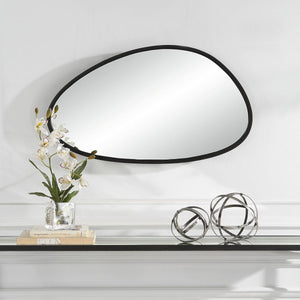 Mirror W00557 - perfect for enhancing light and creating a sense of space | Image 10 | InSTYLE Home & Rugs