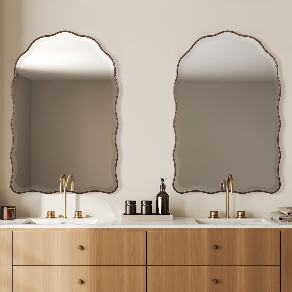 Mirror W00592 - elegant and functional accent pieces for any room | Image 1 | InSTYLE Home & Rugs
