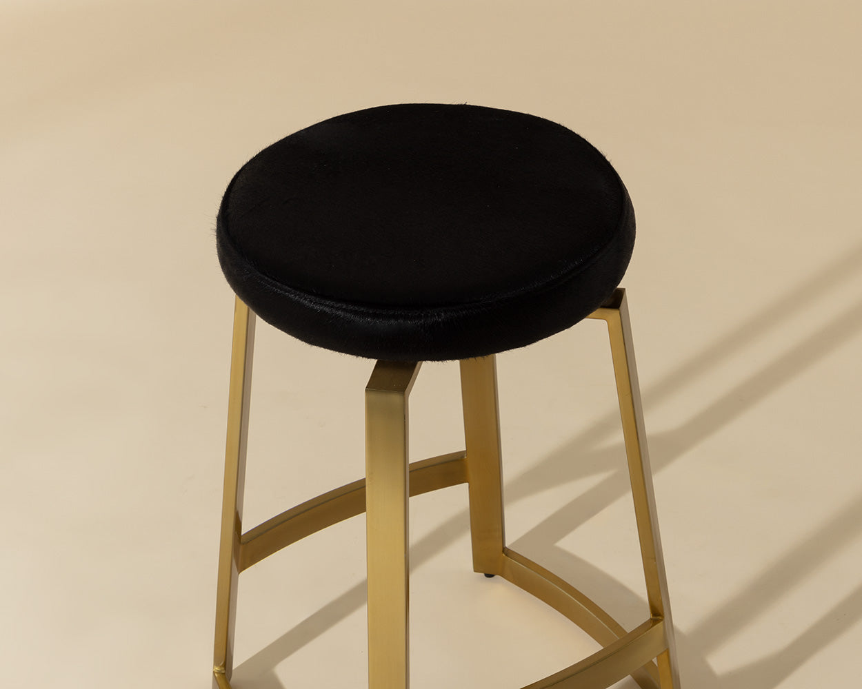 Hendrix Swivel Counter Stool - perfect for modern counters | Image 5 | InSTYLE Home & Rugs