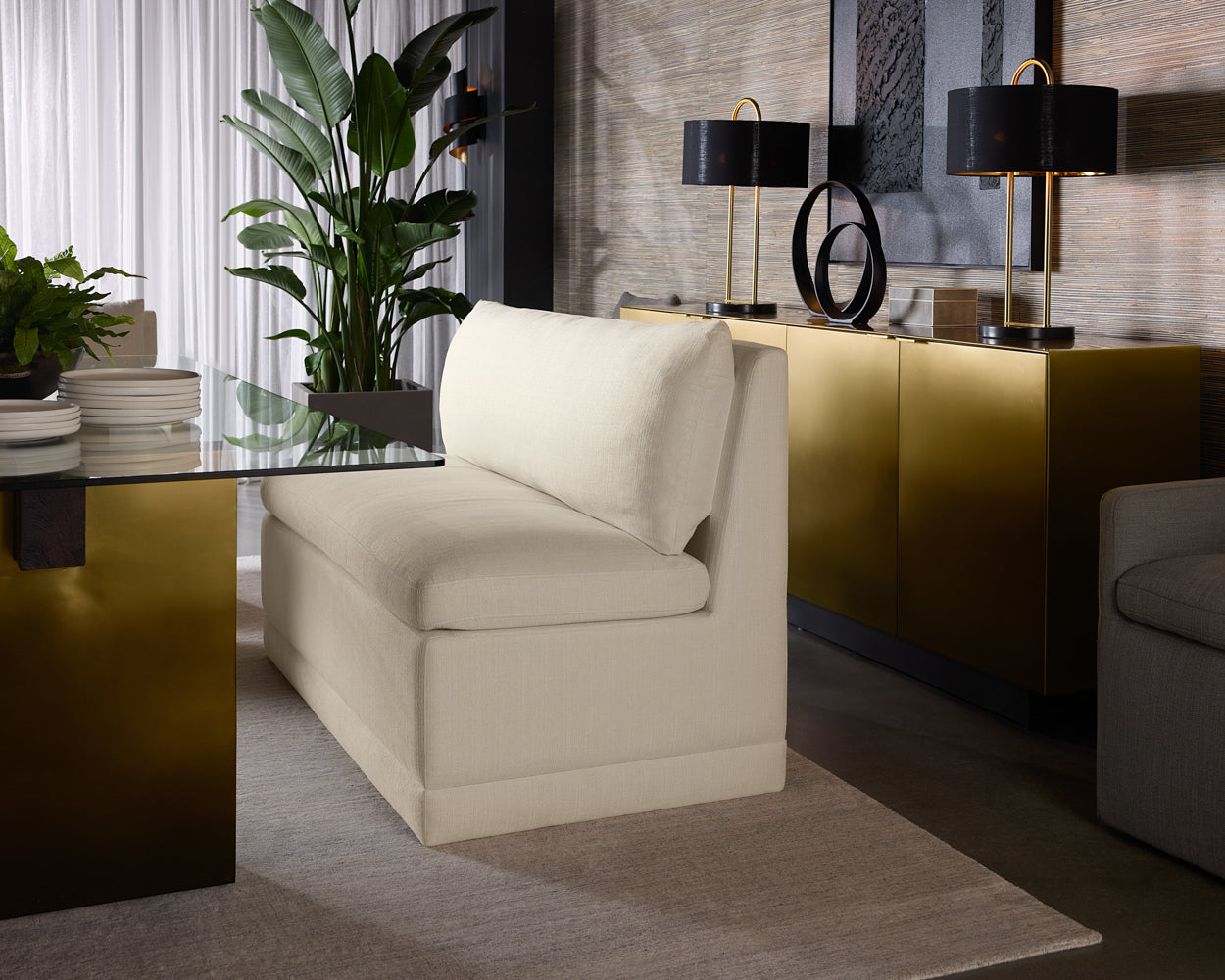 Donatella Banquette - elegant banquettes for modern spaces | Image 2 | InSTYLE Home & Rugs