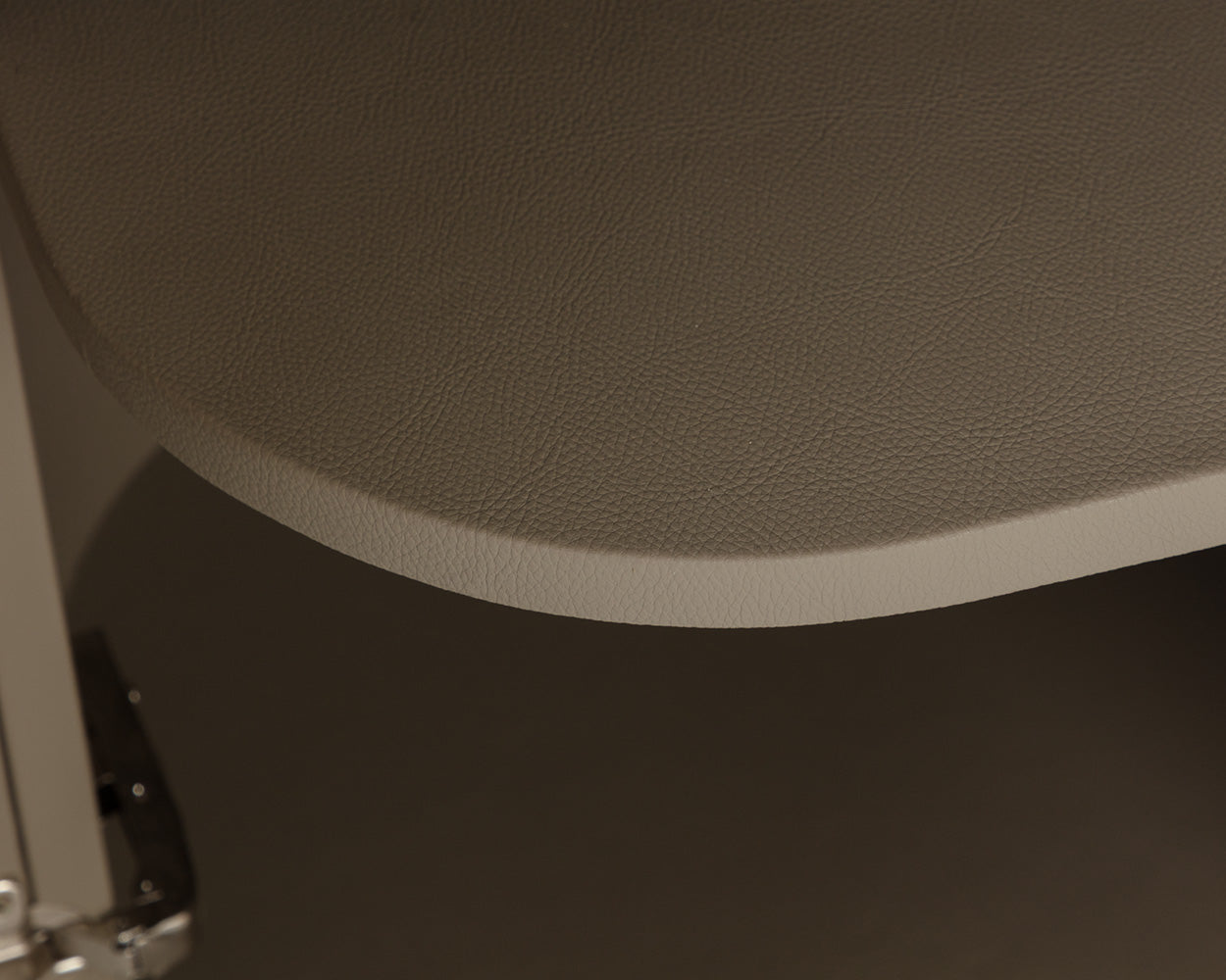 Cataldi Desk - sleek design for modern homes | Image 15 | InSTYLE Home & Rugs