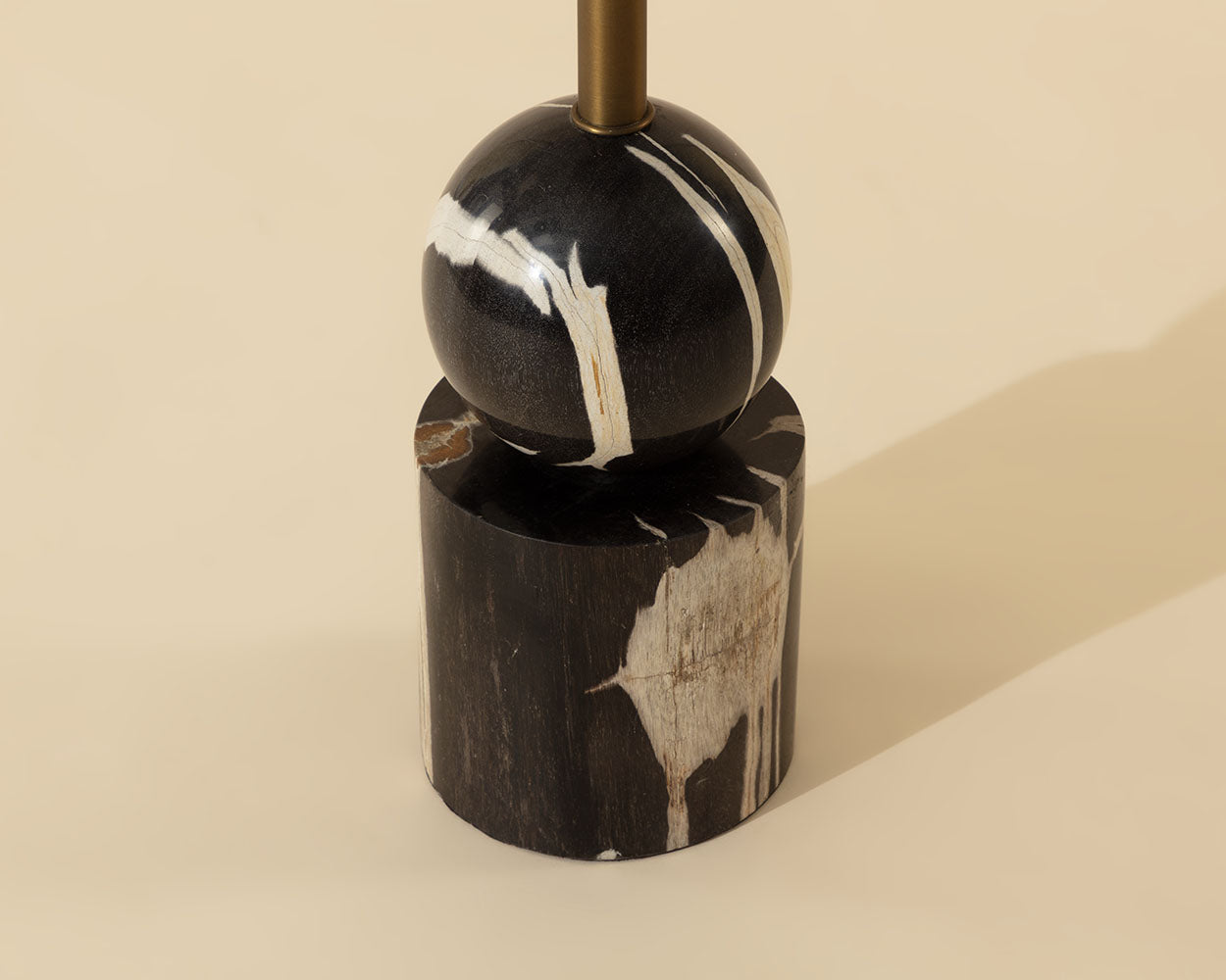 Jiwu End Table - functional design with style | Image 4 | InSTYLE Home & Rugs