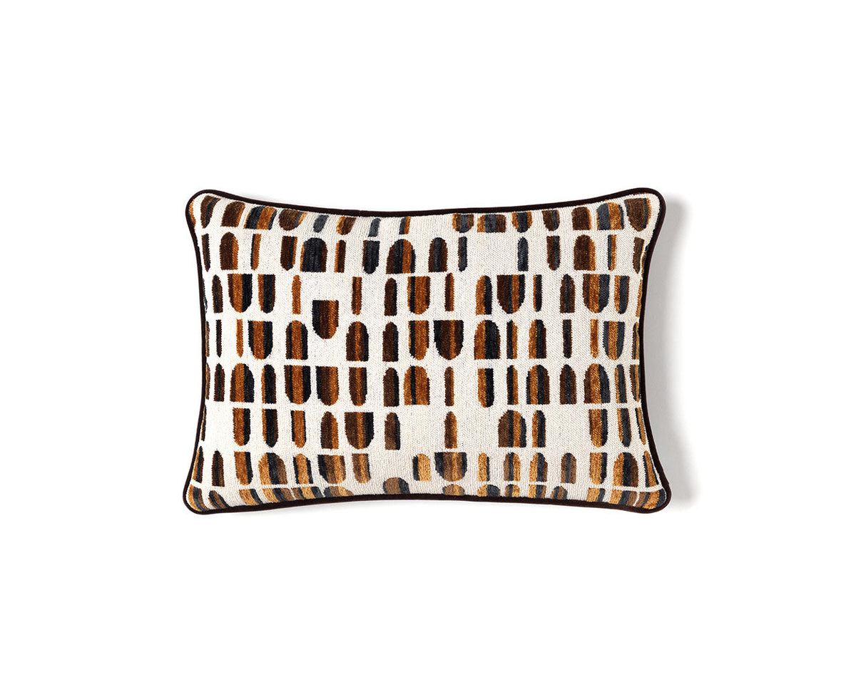 Savara Lumbar Pillow - cozy pillow to enhance your sleep and comfort | Image 9 | InSTYLE Home & Rugs
