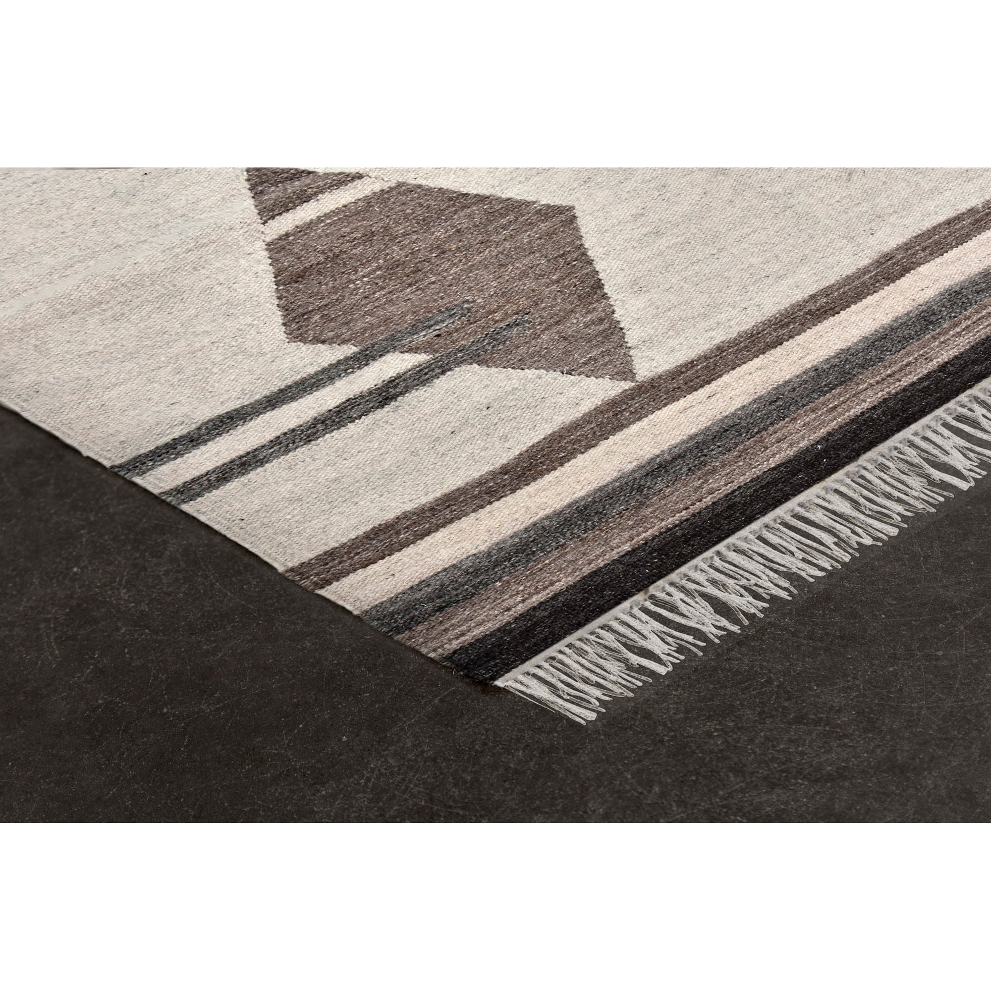 Bedouin - luxurious bed for modern homes | Image 3 | InSTYLE Home & Rugs