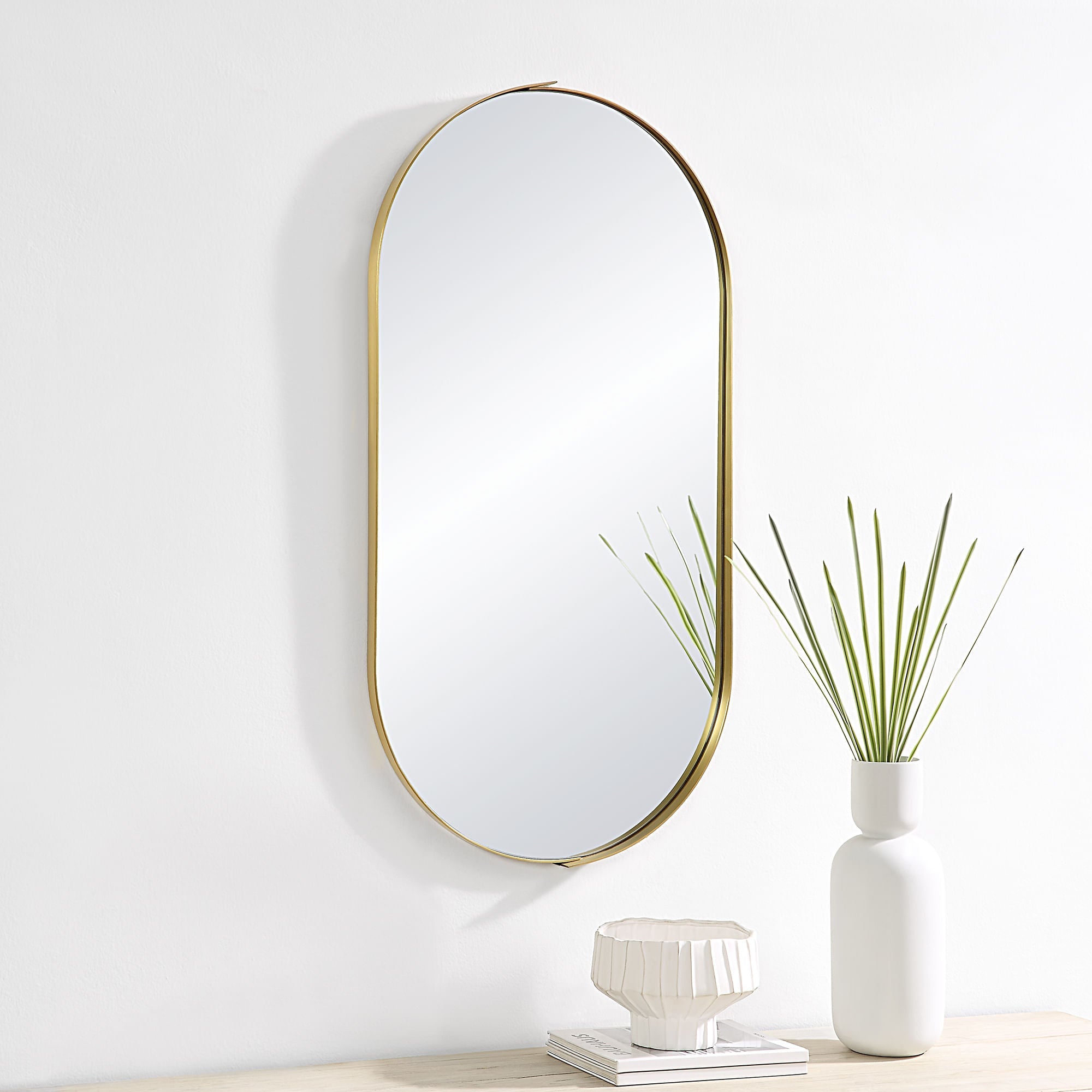 Aleah - perfect for enhancing light and creating a sense of space | Image 4 | InSTYLE Home & Rugs