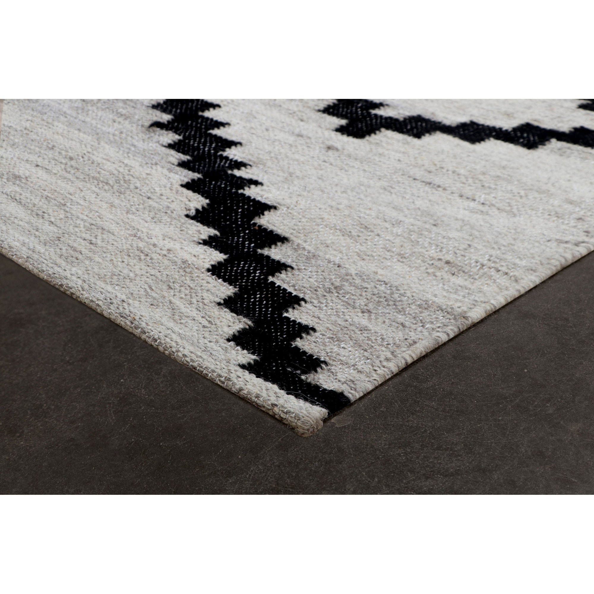 Zaatar - soft rug for adding comfort and warmth to any room | Image 3 | InSTYLE Home & Rugs