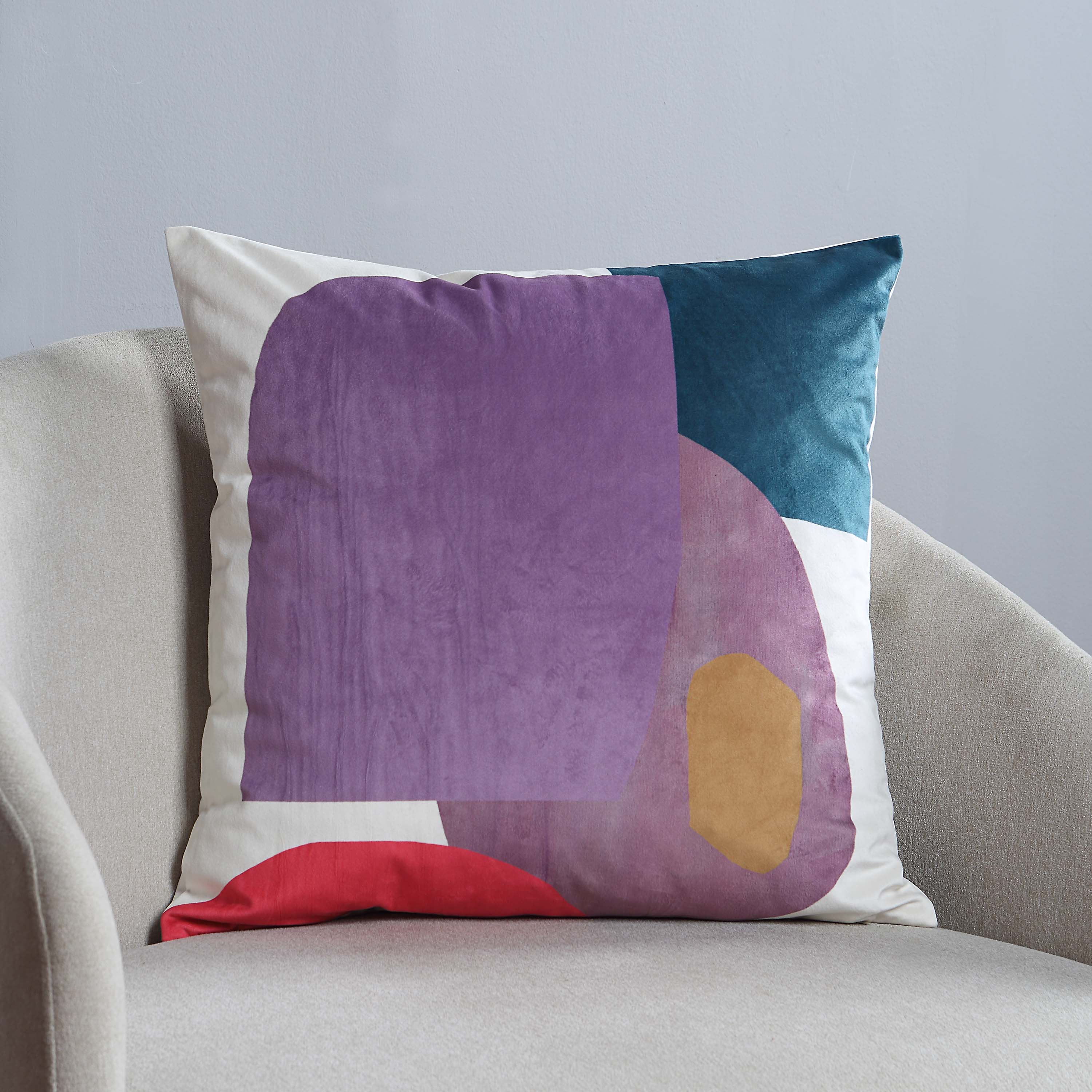 Layla - soft pillow perfect for lounging and relaxation | Image 4 | InSTYLE Home & Rugs