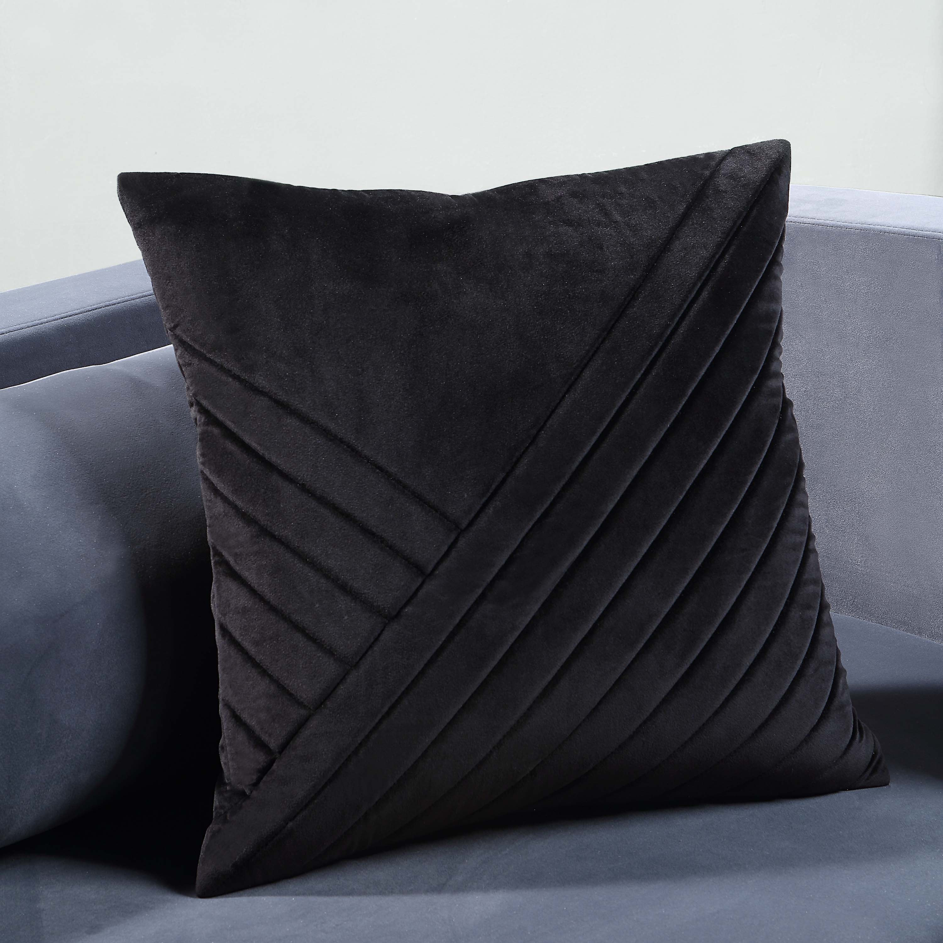 Diran - premium pillow for luxurious comfort and restful sleep | Image 6 | InSTYLE Home & Rugs