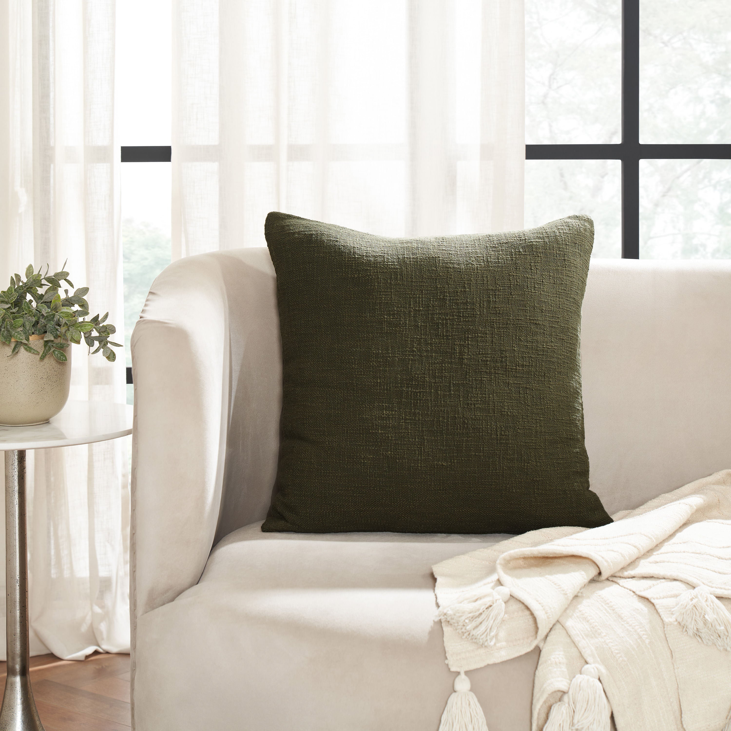 Sandro* - premium pillow for luxurious comfort and restful sleep | Image 4 | InSTYLE Home & Rugs