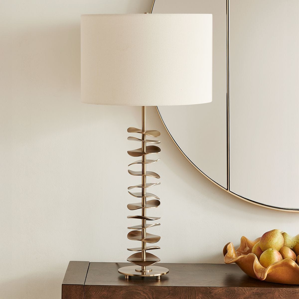 Akoa Table Lamp - chic table lamp for any room | Image 3 | InSTYLE Home & Rugs