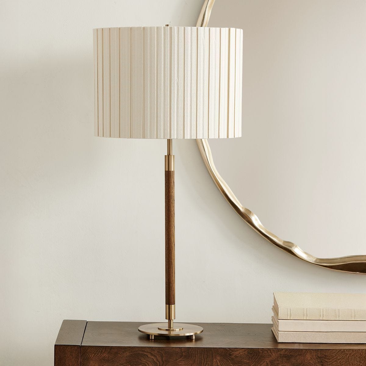 Iliana Table Lamp - chic table lamp for any room | Image 3 | InSTYLE Home & Rugs