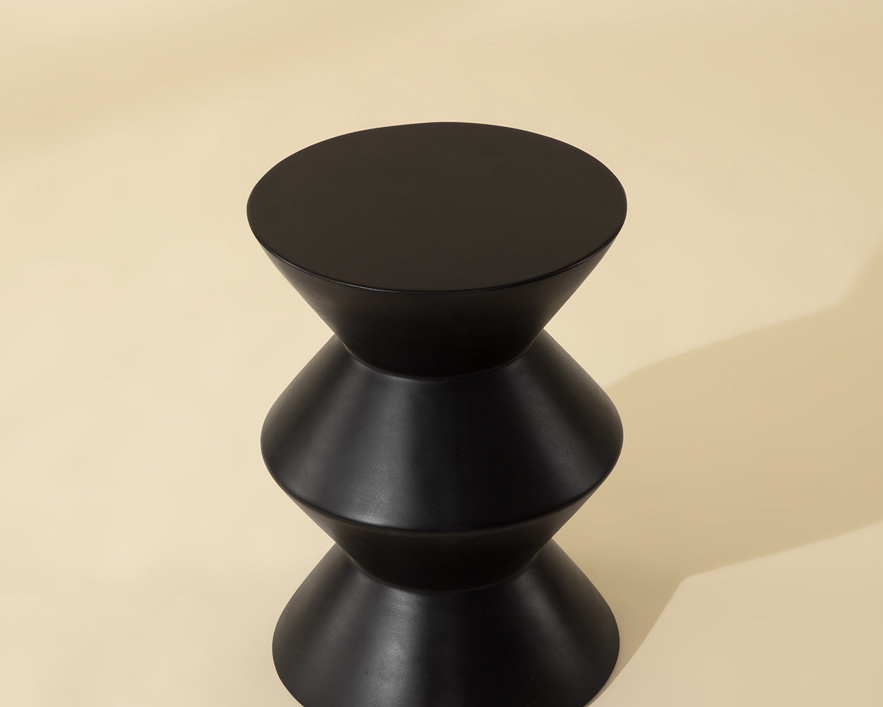 Union End Table - perfect for patio accents | Image 4 | InSTYLE Home & Rugs