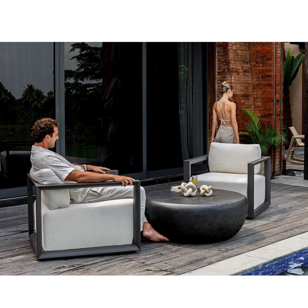Remsen Outdoor Lounge Chair, Java Black/Oyster - perfect for casual unwinding | Image 11 | InSTYLE Home & Rugs