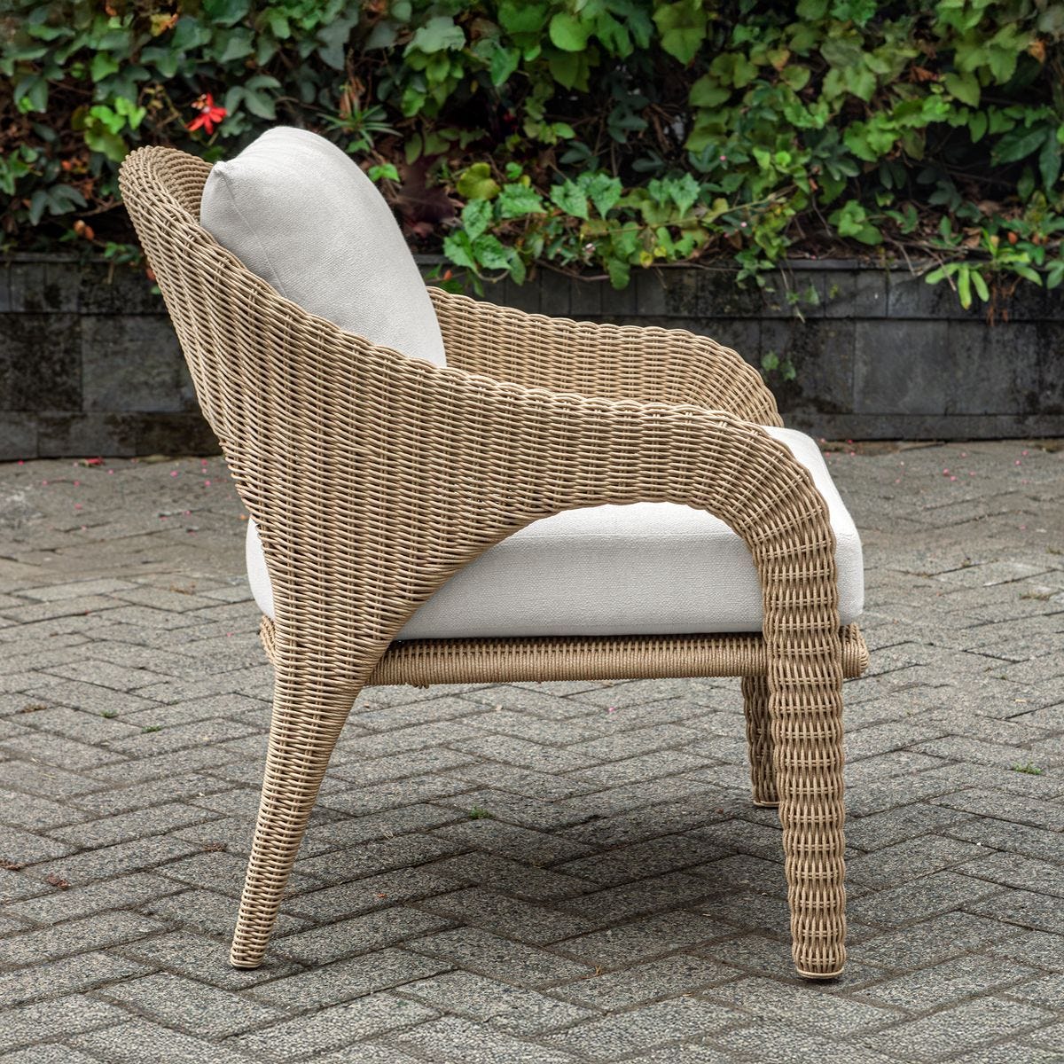 Kavali Outdoor Lounge Chair 53129 - stylish lounge chairs for any room | Image 4 | InSTYLE Home & Rugs