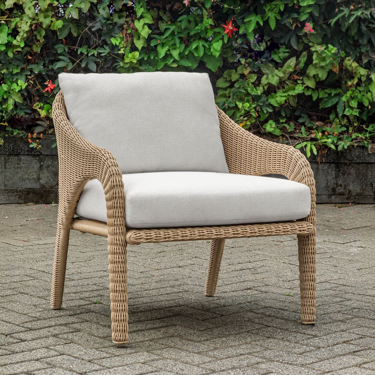 Kavali Outdoor Lounge Chair 53129 - stylish lounge chairs for any room | Image 1 | InSTYLE Home & Rugs