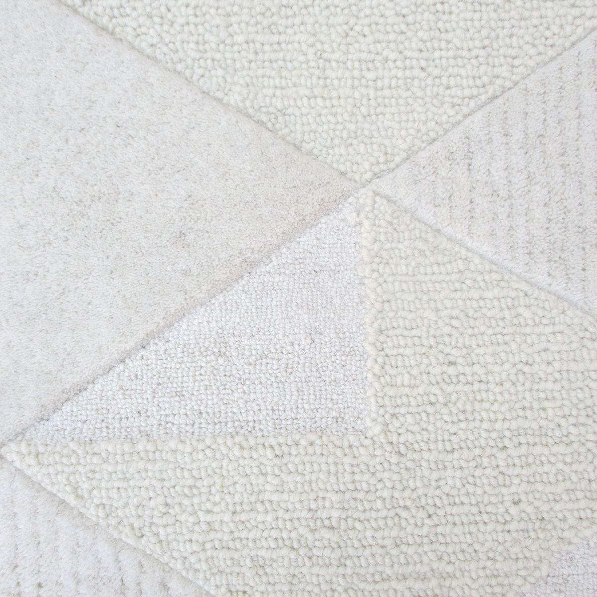La Veta, Ivory 73092-6 - durable rug perfect for high-traffic areas and stylish interiors | Image 3 | InSTYLE Home & Rugs