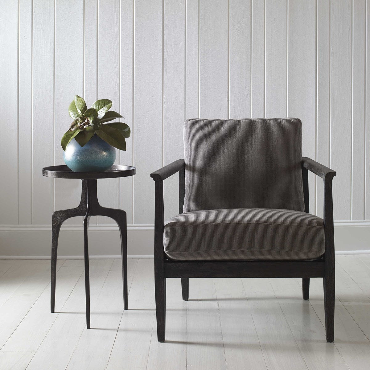 KENNA ACCENT TABLE - chic accent table for contemporary home interiors | Image 3 | InSTYLE Home & Rugs