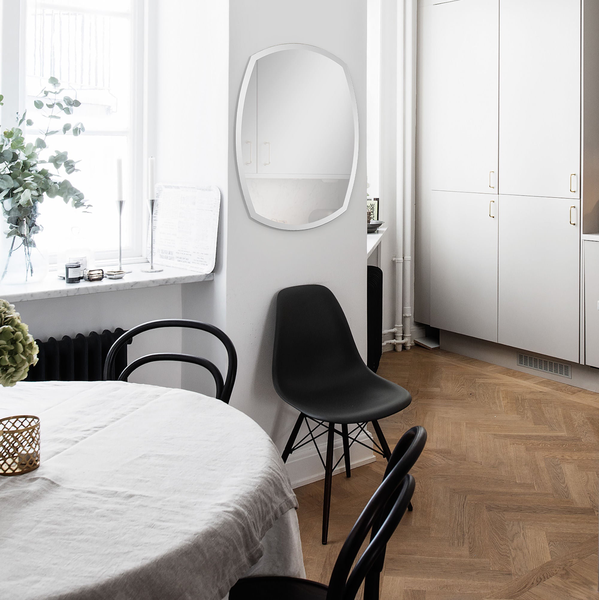 Spalding - available in various shapes, sizes, and frame styles | Image 4 | InSTYLE Home & Rugs