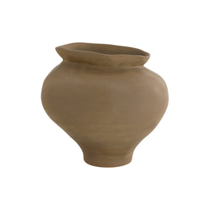 Elia - modern vase with sleek design for floral arrangements | Image 2 | InSTYLE Home & Rugs
