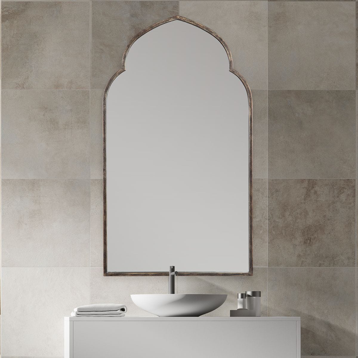 Mirror W00452 - elegant and functional accent pieces for any room | Image 1 | InSTYLE Home & Rugs