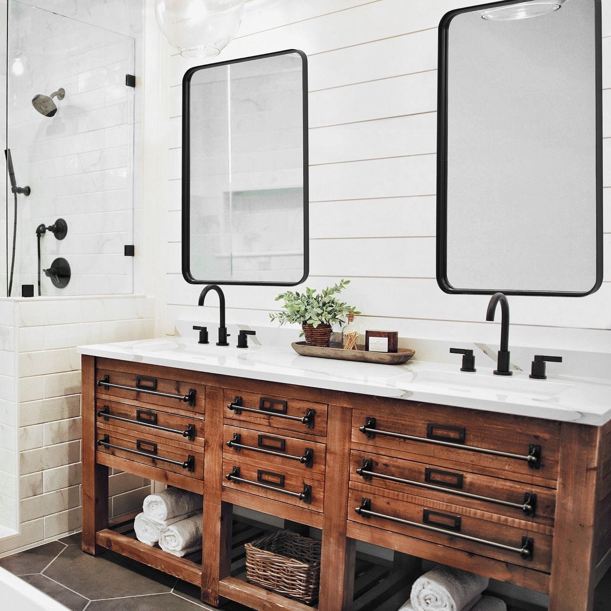 Mirror W00488 - available in various shapes, sizes, and frame styles | Image 6 | InSTYLE Home & Rugs