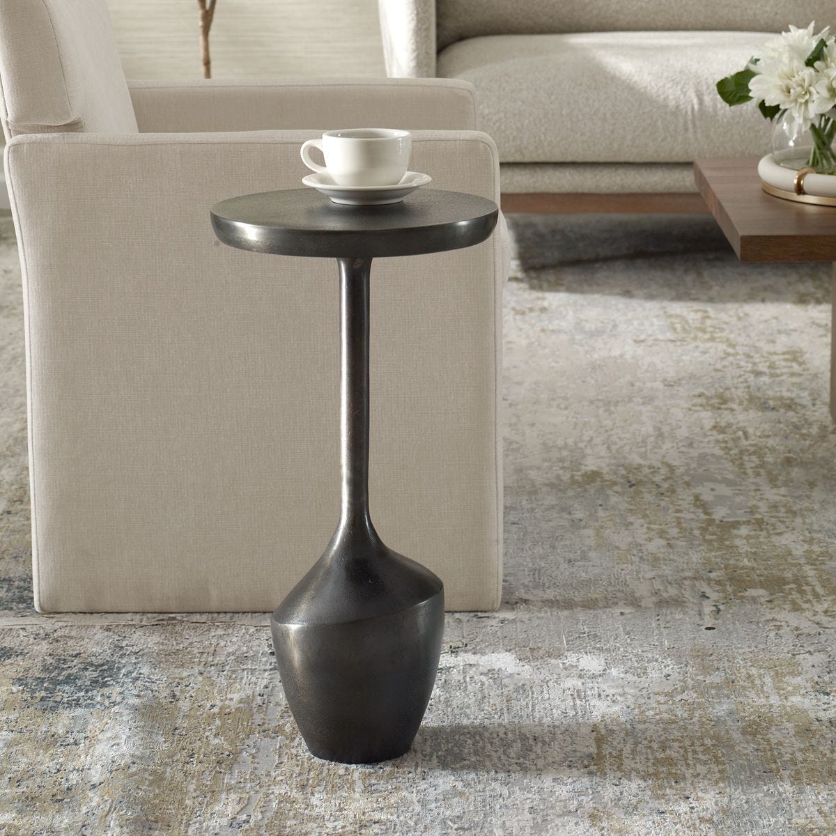 ACCENT TABLE w23062 - perfect for hallway decor | Image 4 | InSTYLE Home & Rugs