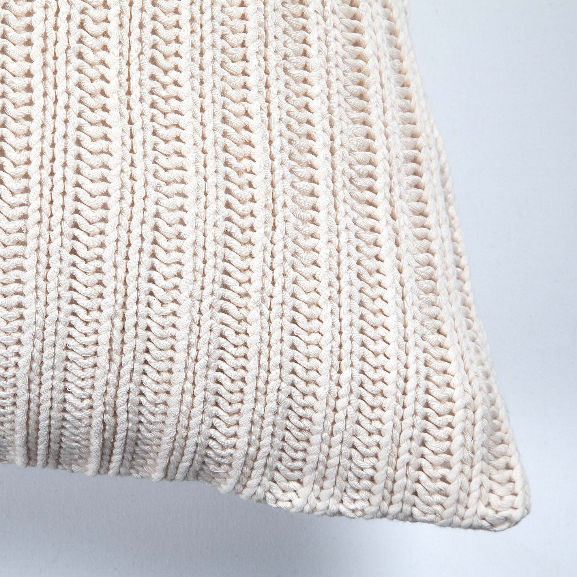 Roberto - soft pillow perfect for lounging and relaxation | Image 2 | InSTYLE Home & Rugs