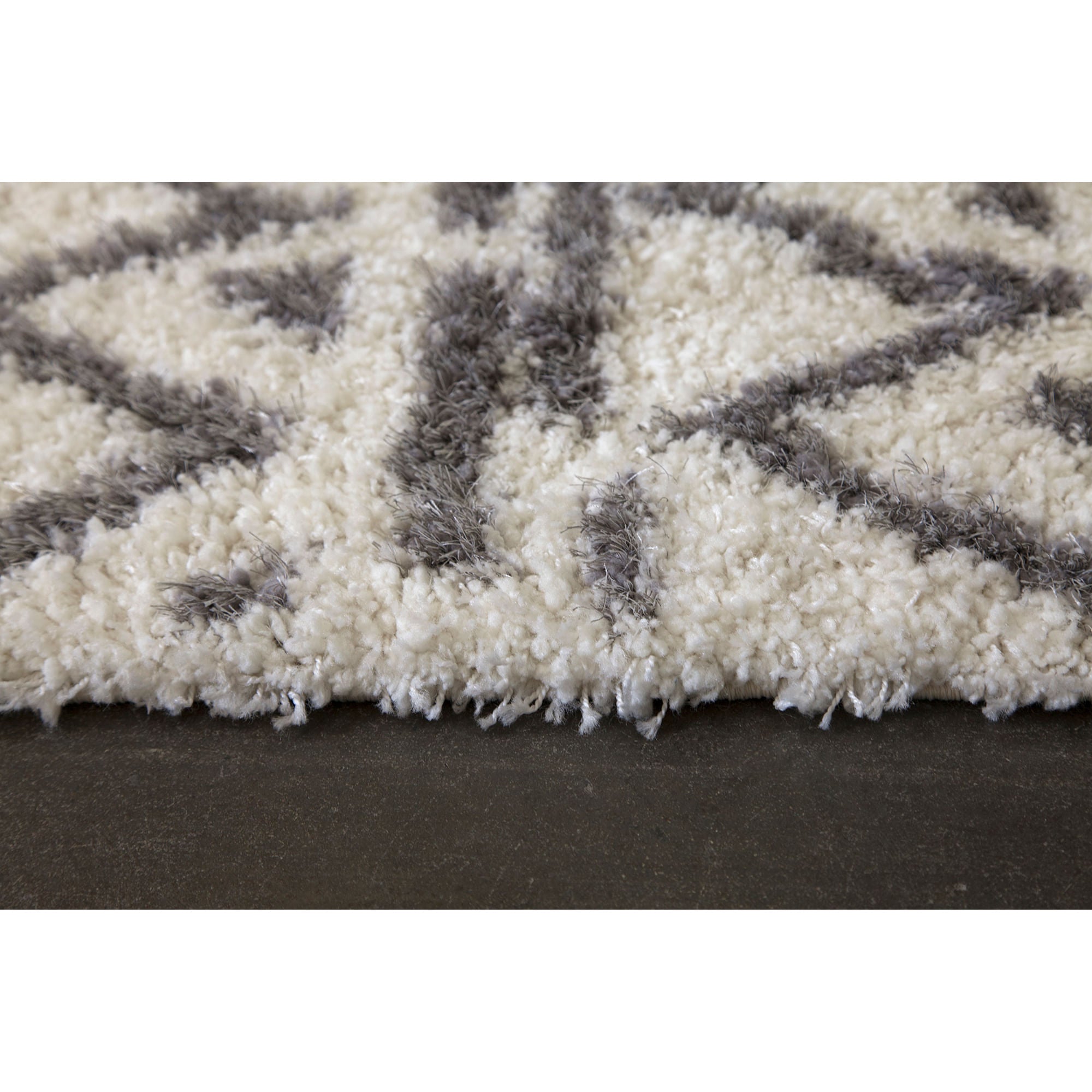 Carrara - stylish rug with modern patterns for a chic home decor | Image 2 | InSTYLE Home & Rugs