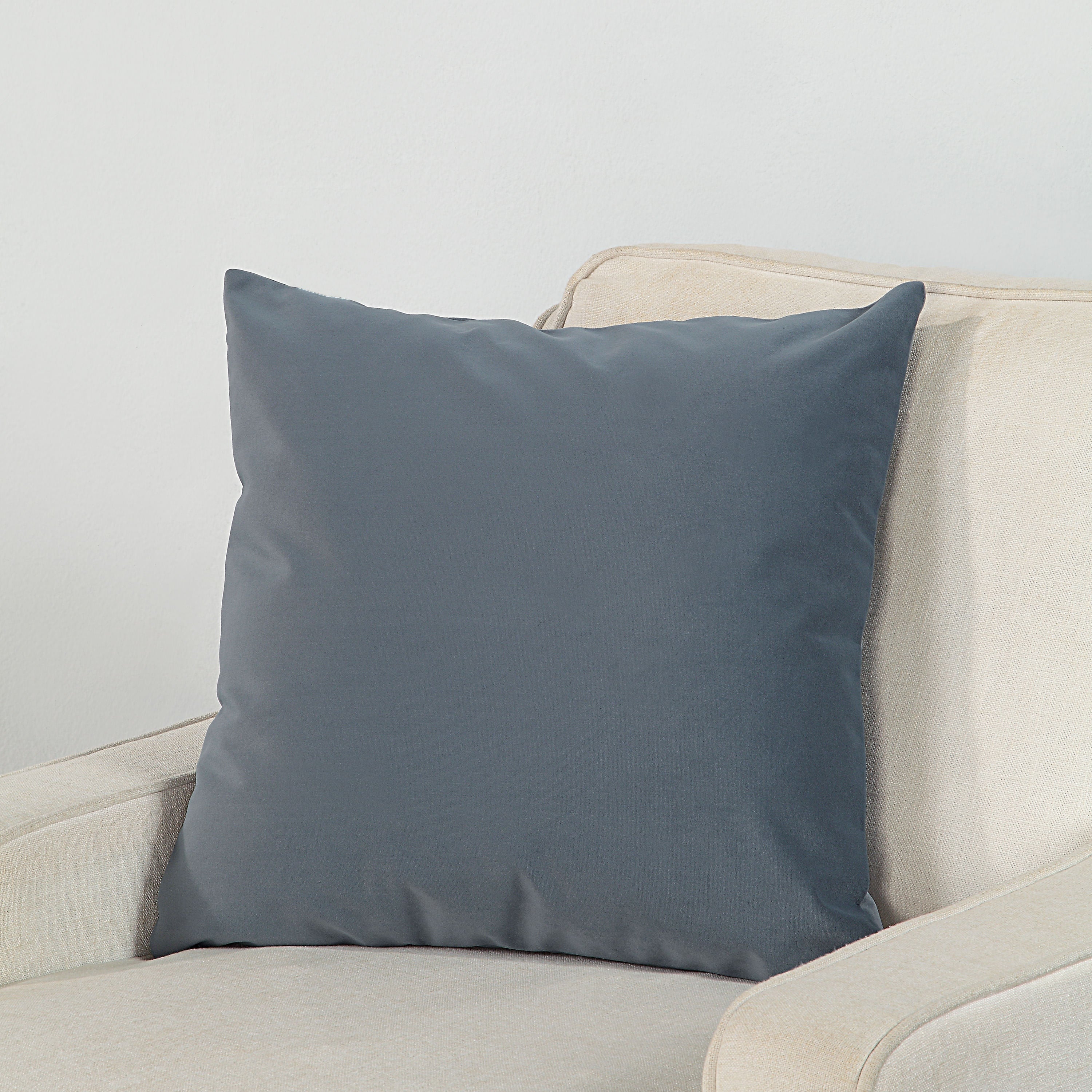 Edinburgh - soft pillow perfect for lounging and relaxation | Image 4 | InSTYLE Home & Rugs