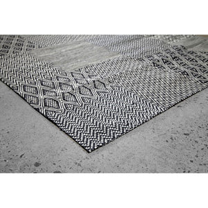 Texta Black & White Rug - www.instylehome.ca